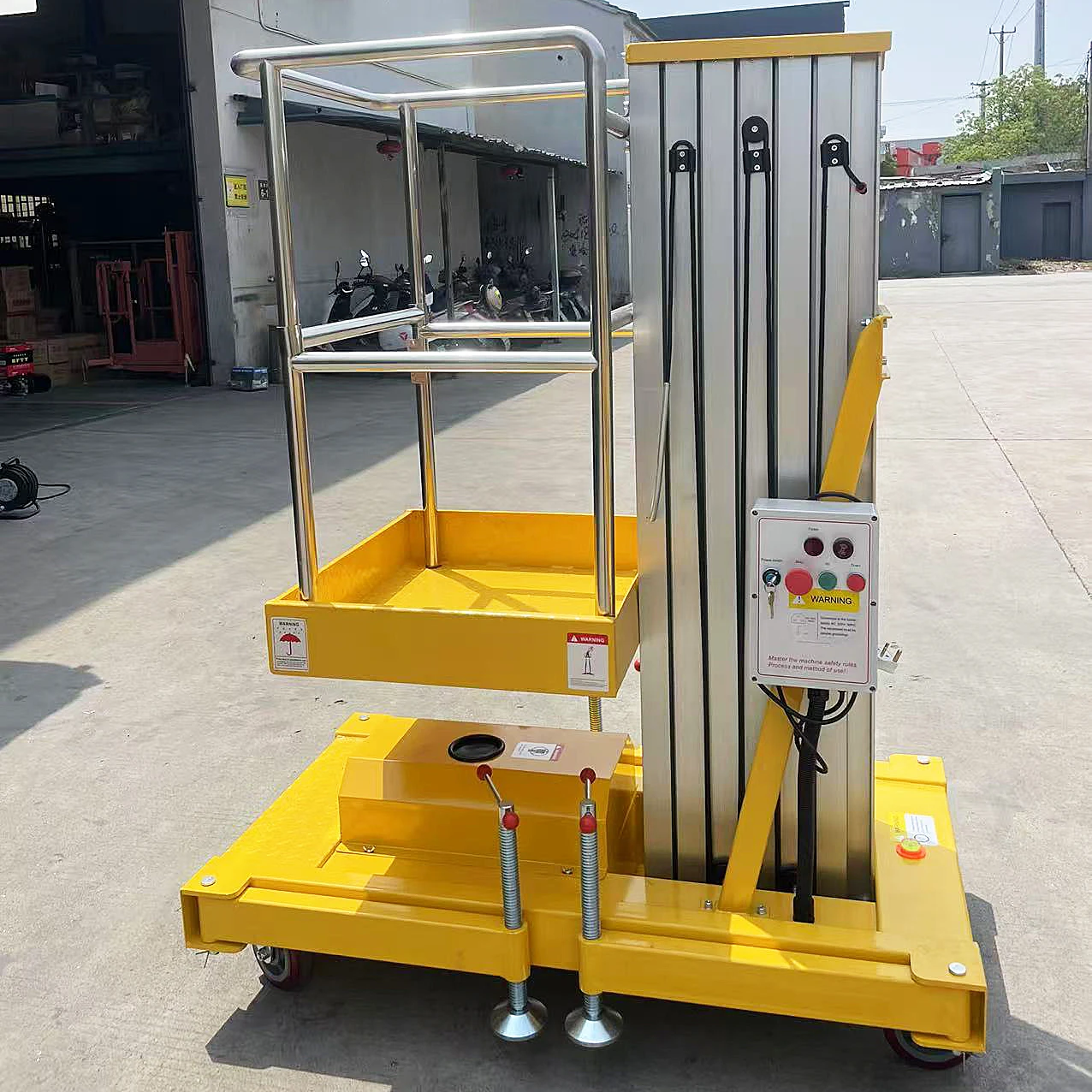 

Best-selling 4-12M vertical light-duty small single-person DC aluminum alloy lift for cleaning buildings