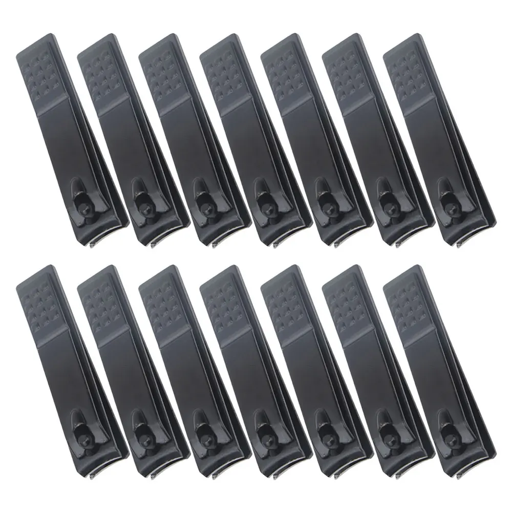 طقم قصافة أظافر من الفولاذ المقاوم للصدأ مكون من 15 قطعة بتصميم مريح ومقبض طويل للعناية اليومية الموثوقة بالأظافر والقدمين