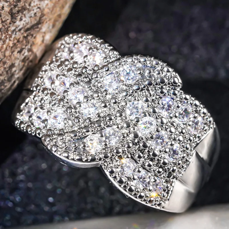 Huitan Bezaubernder Damenring mit Kreuz-Design, wunderschöner, voller, heller CZ-Stein, Party-Damen-Finger-Hochzeitsaccessoires, eleganter, trendiger Schmuck – Detail 5