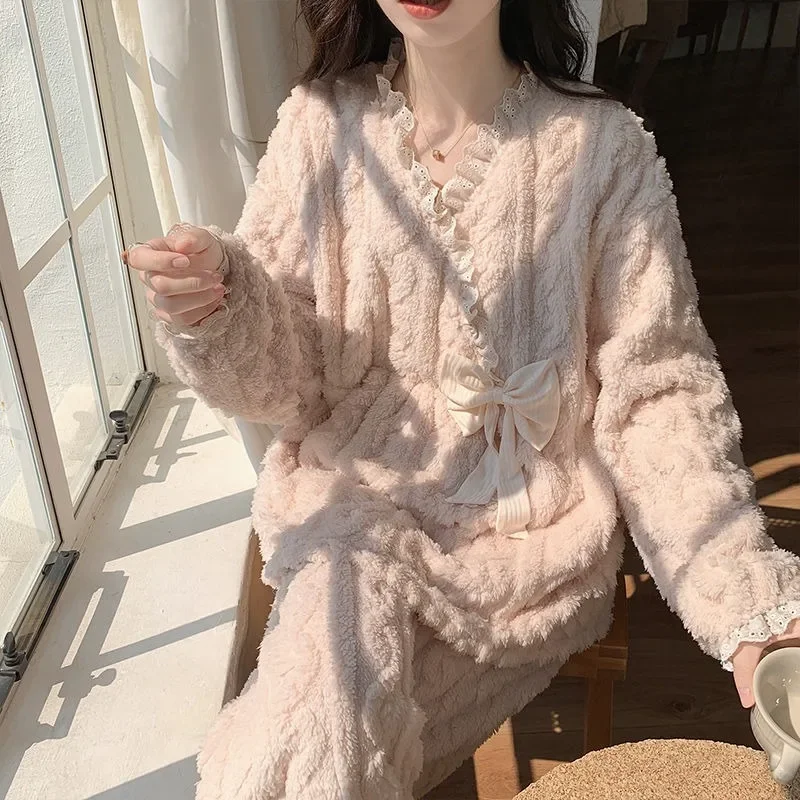 2024 New Autumn Winter Warm Lace Pajamas Ladies Coral Velvet Loungewear Sweet Bow Flannel Sleepwear V-neck Small Homewear Suit