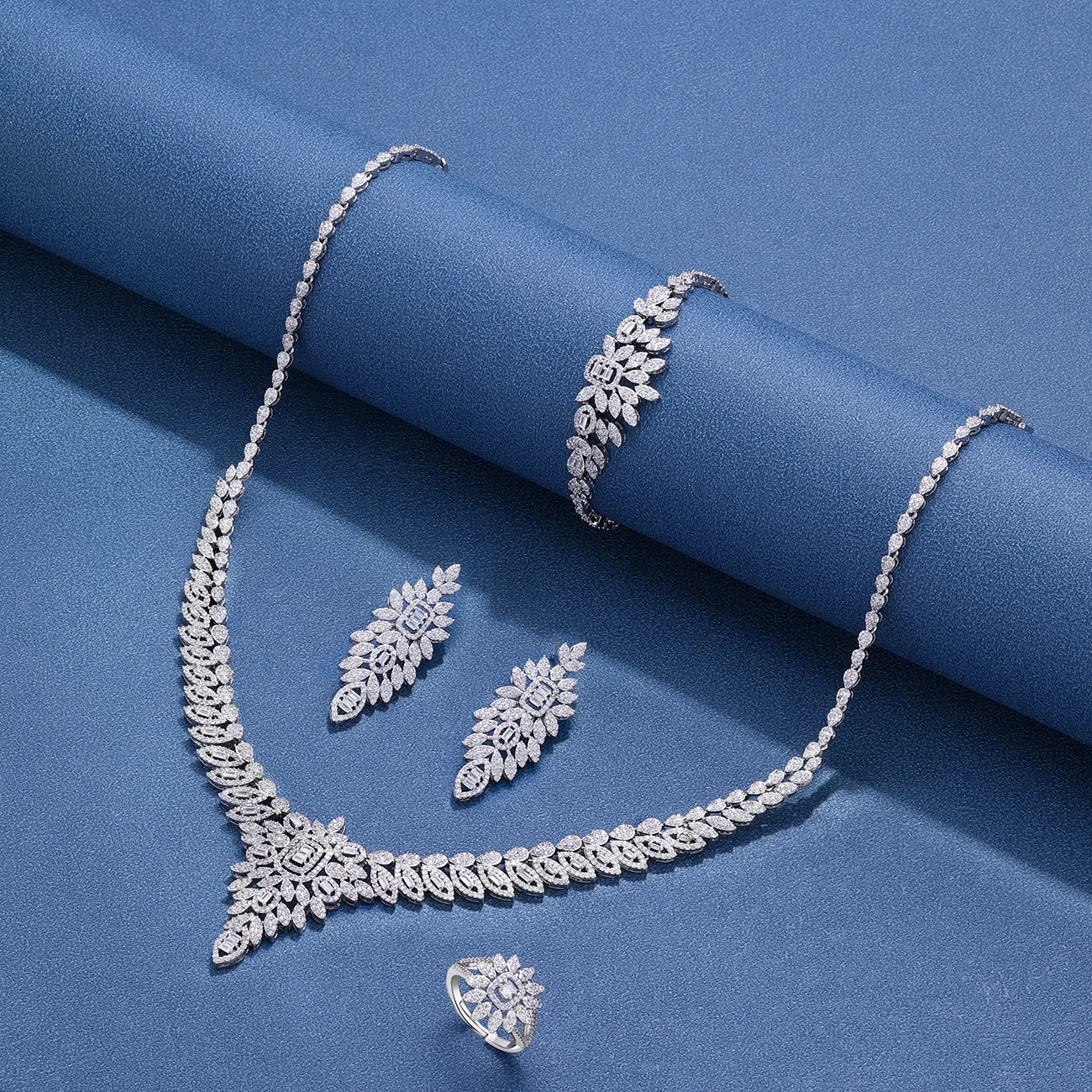 Luxury Full Cubic Zirconia Bridal Jewelry Set Women Statement Necklace Earring Bracelet Ring Shiny Wedding Banquet Party Gift