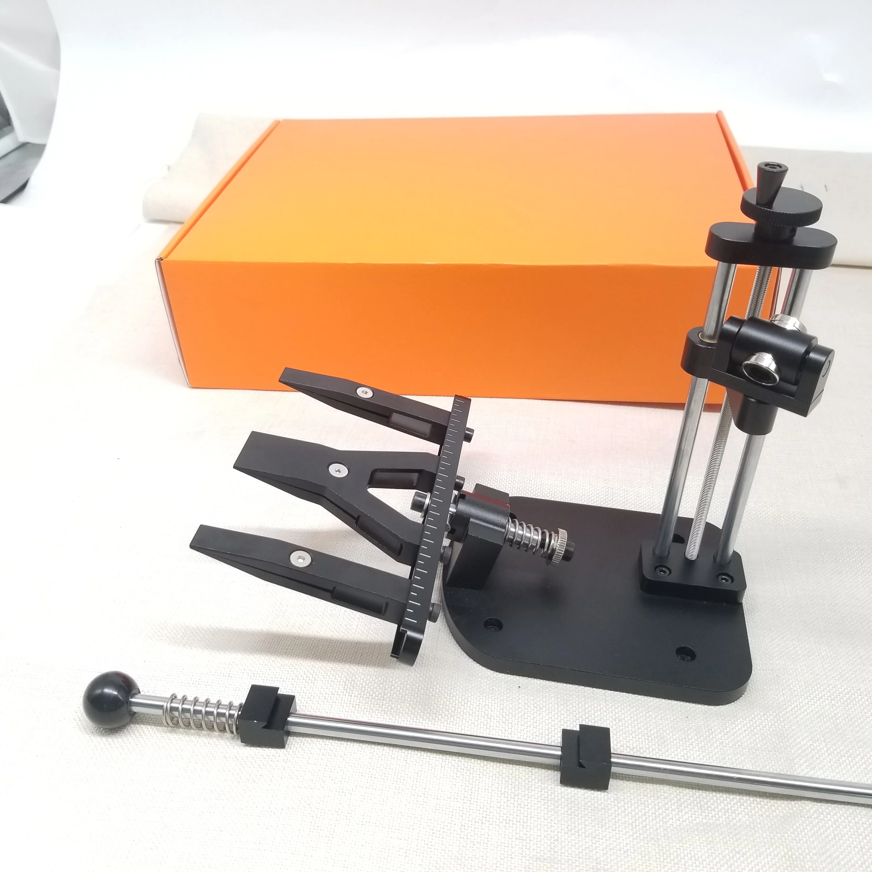

Upgraded Professional Fixed-angle Knife Sharpener, Accurately Adjusts The Sharpening Angle, 360° Rotating Knife,With Gift Box