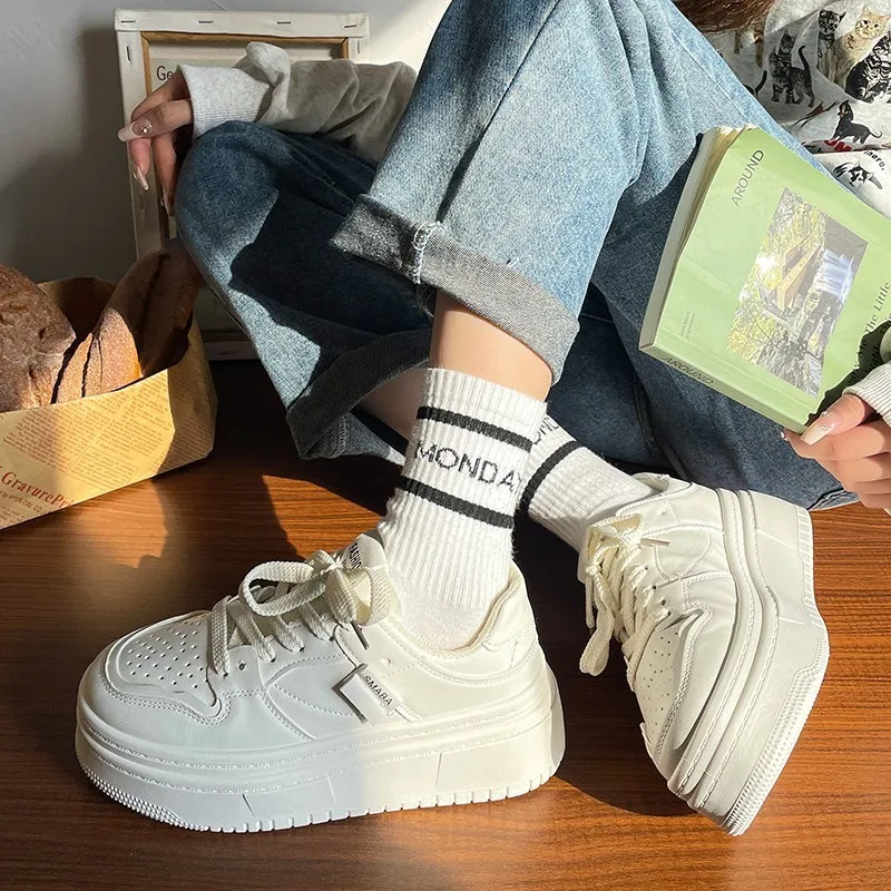 

Women's Thick-Soled White Platform Shoes ins Tide Korean style versatile height-increasing breathable casual sneakers