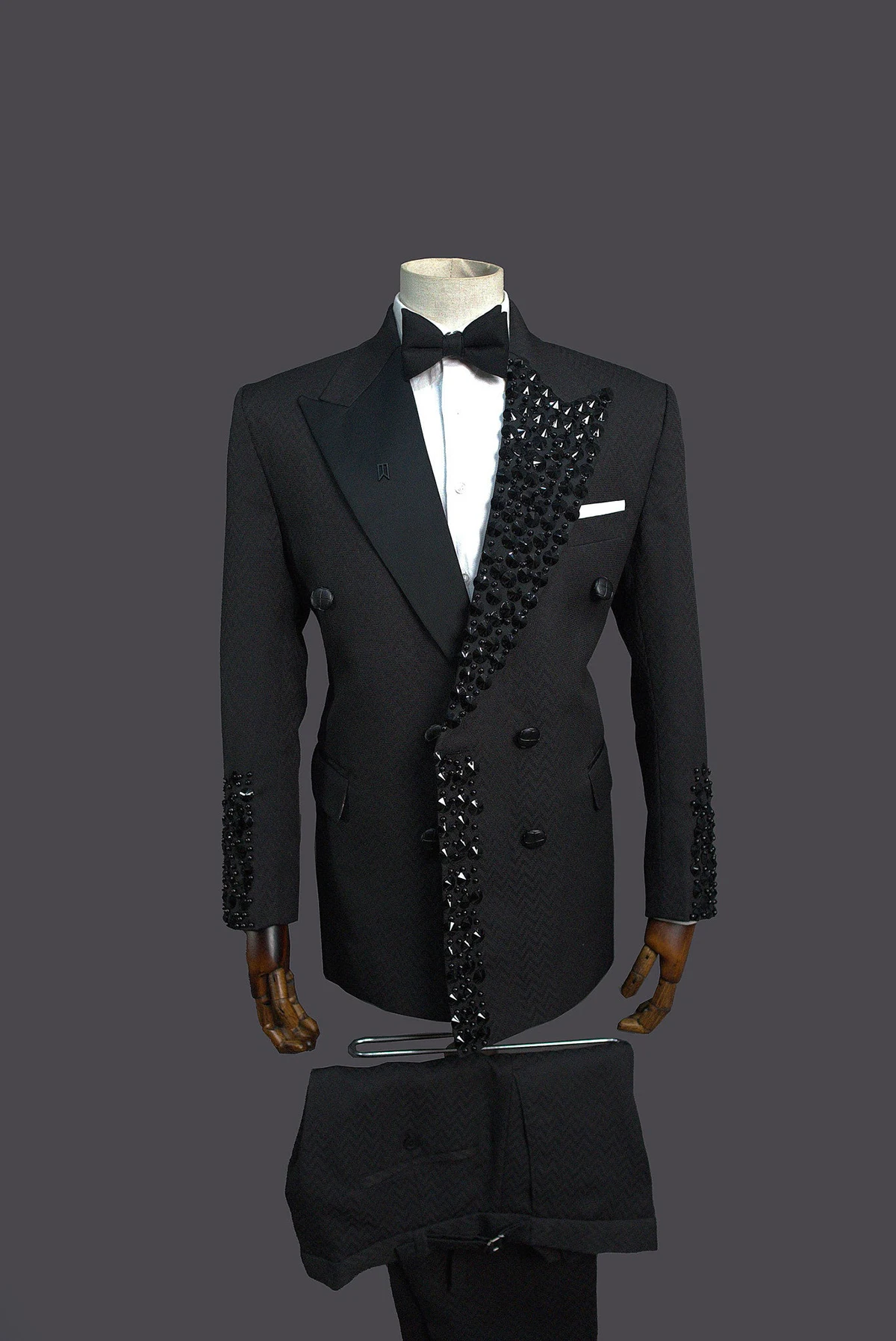 Gorgeous Men Suits Tuxedos 2024 For Black gem Peaked Lapel Single Breasted 2 Pieces Blazer Pant Custom Size Party Occasion