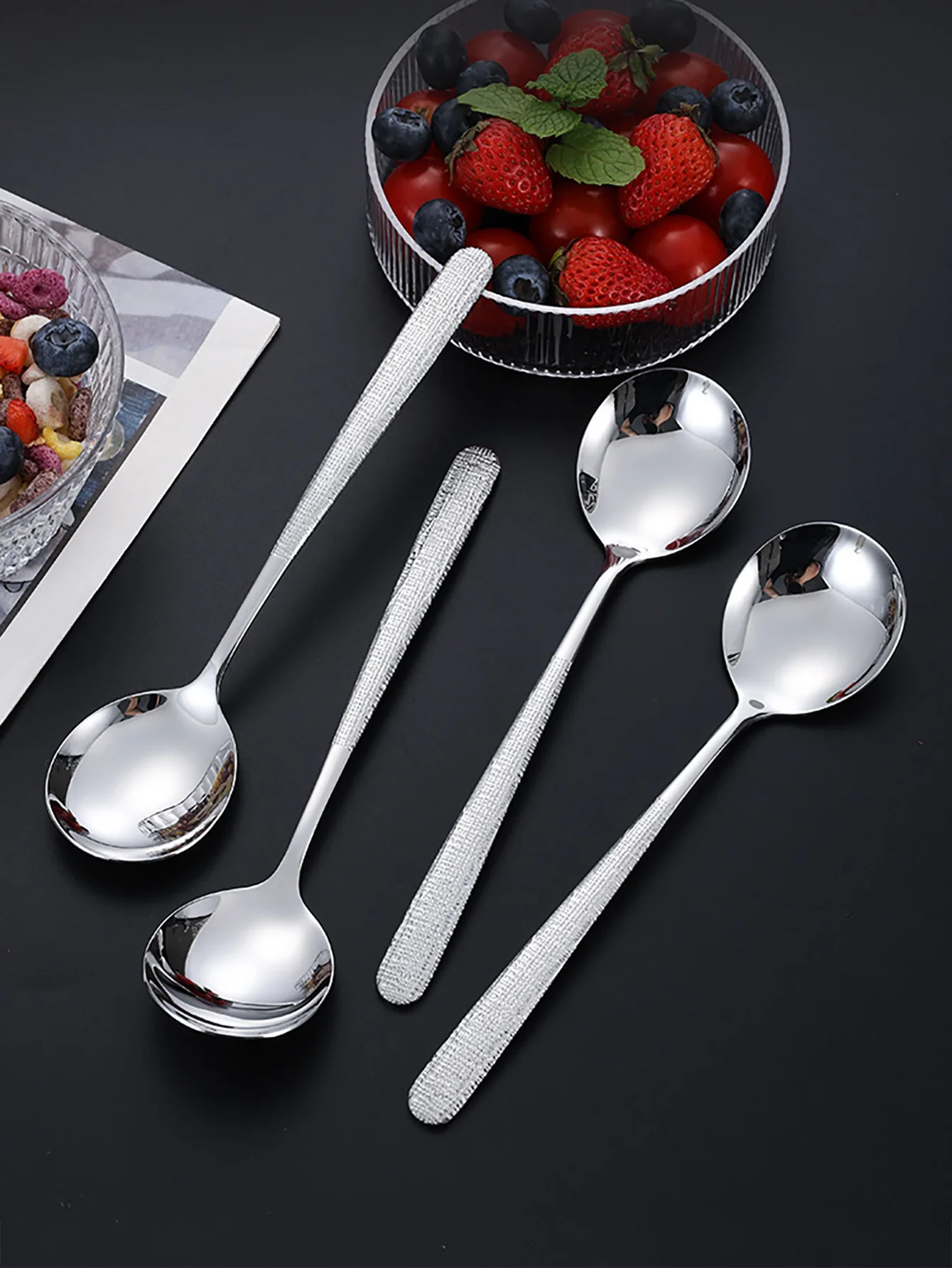 Premium Stainless Steel Soup Spoons Luxury Retro Long-Handled Spoons Mirror-Polished for Elegant Dining Experience