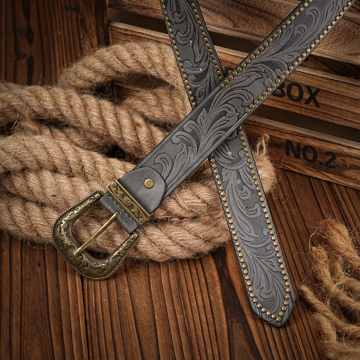 Herren & Damen Western Cowboy PU-Leder Gürtel - Vintage Pferdegürtel mit floral graviertem Schnallenverschluss für Jeans – Detail 8