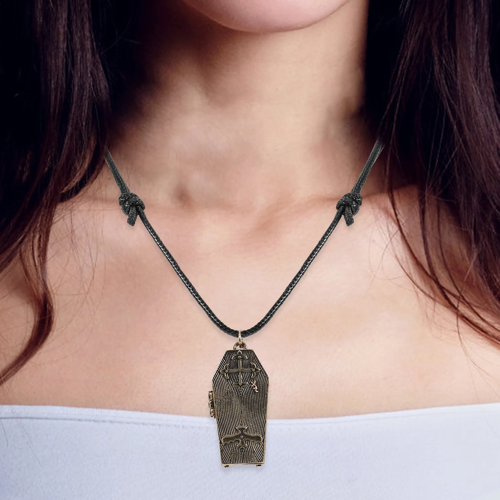 

Goth Jewelry Retro Style Necklace Metal Pendant Fashion Choker for Men Golden Man