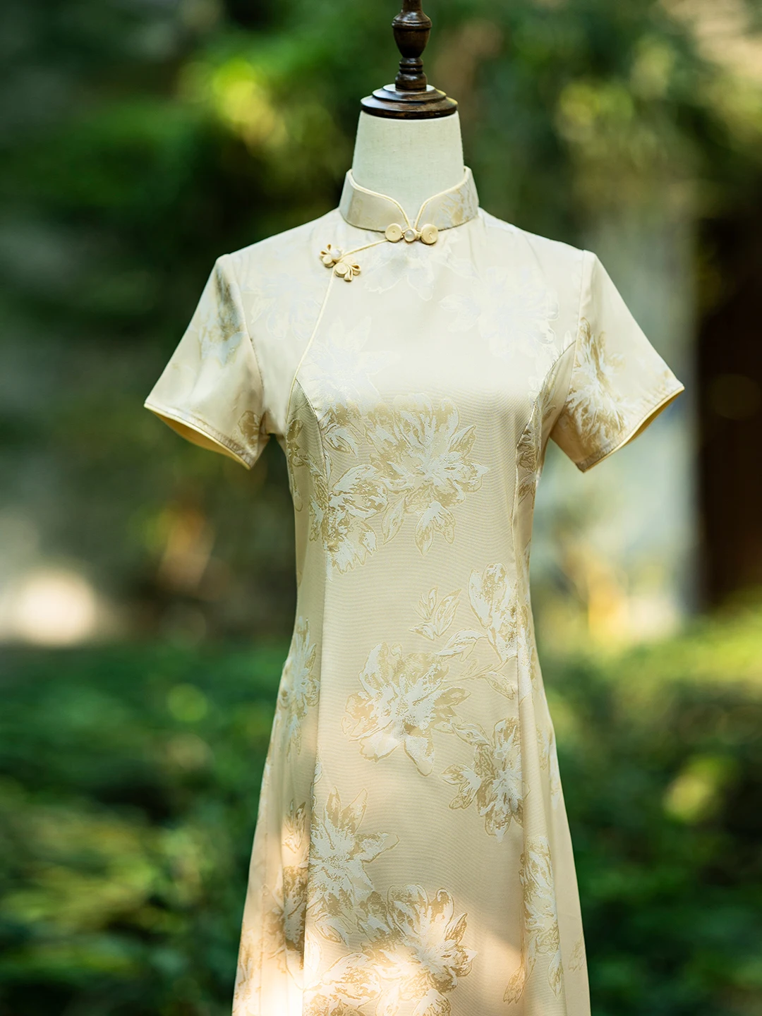 champagne-color-young-sle-women's-dr-beautiful-retro-high-end-small-size-daily-wear-breathable-ort-sve