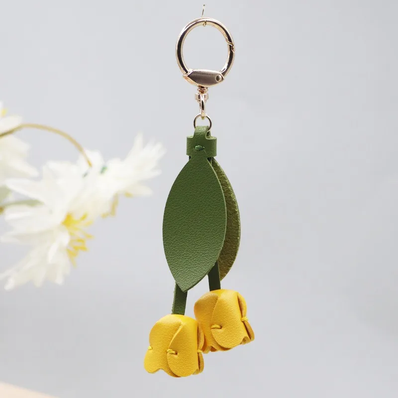 

Popular Flower Shaped Pendant PU Leather Metal Accessories Bag Pendant Keychain for women Gift Flower Bag Charm