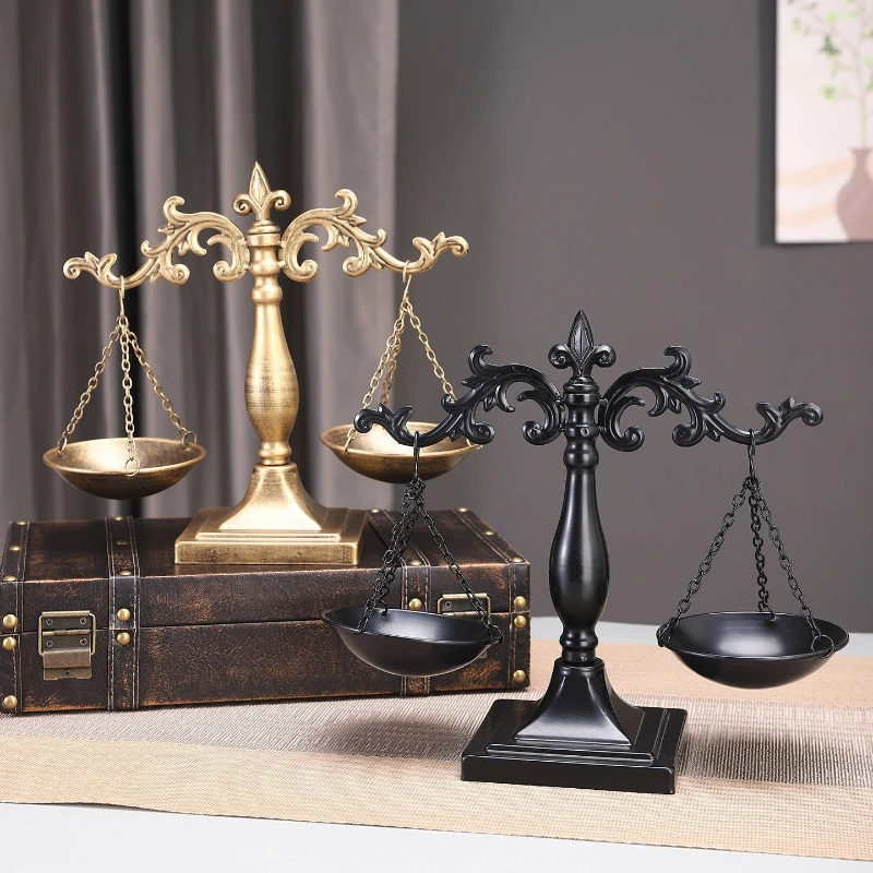 European Retro Balance Scale Ornaments Wrought Iron Antique Fair Scale Law Firm Wine Cabinet Entrance Art Decoration Crafts