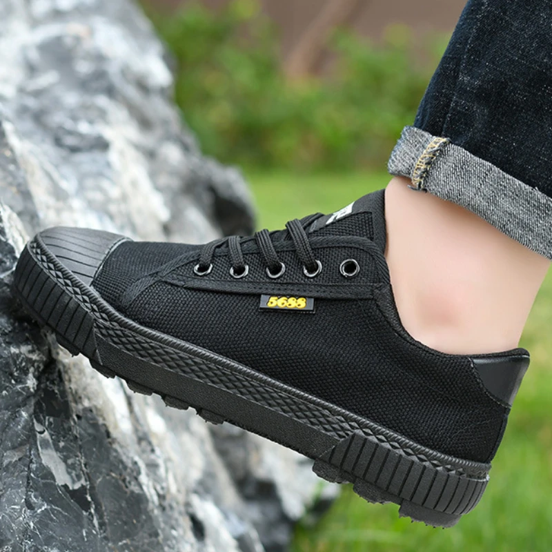 Men's Canvas Shoes Work Sneakers Lace-up Casual Shoes Walking Flat Cloth Shoe High Quality Outdoor Men Shoes Zapatos Para Hombre