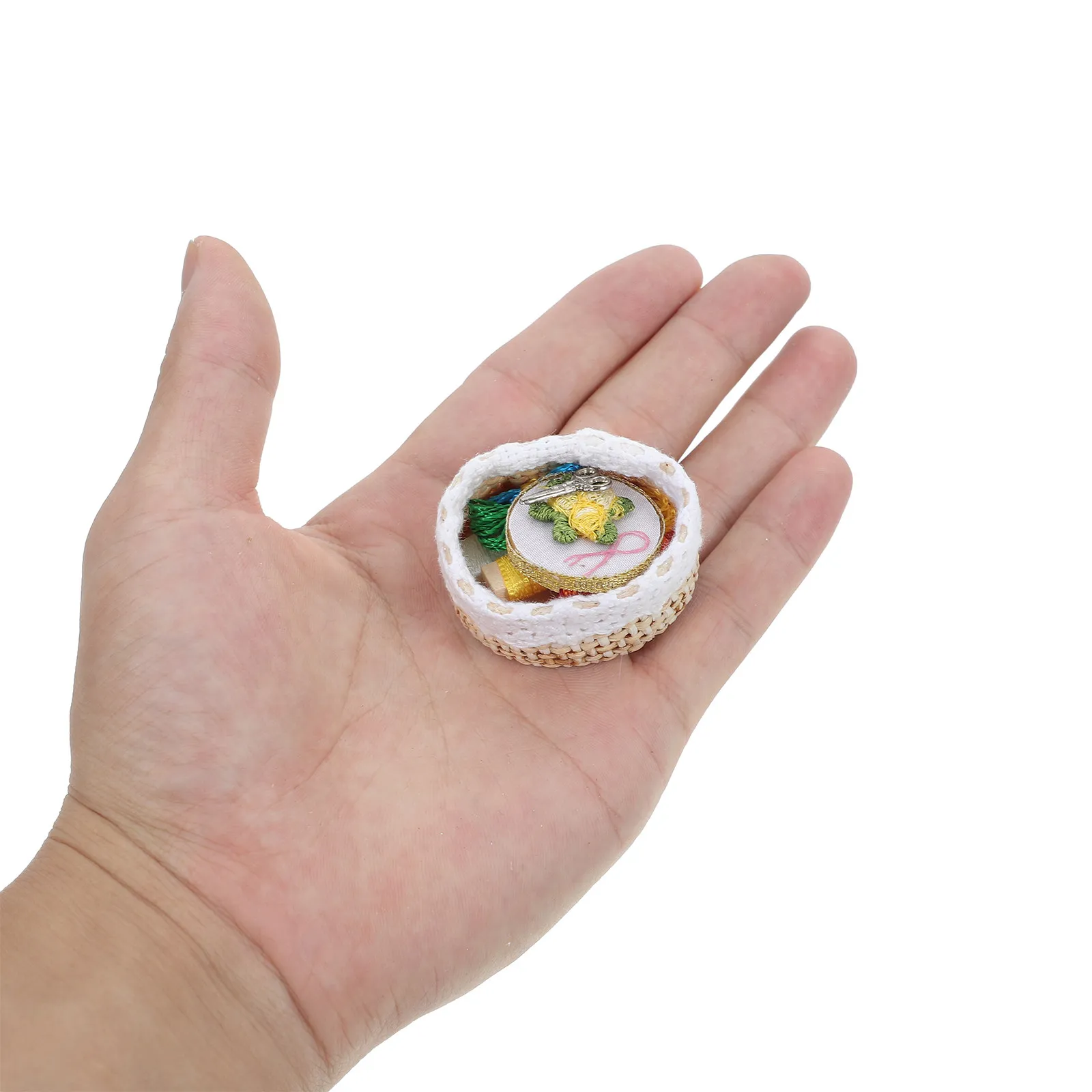 1Set Miniature Embroidery Tool Basket Portable Design Mini Sewing Kit Mini Furniture Dollhouse Accessories Craft Supplies