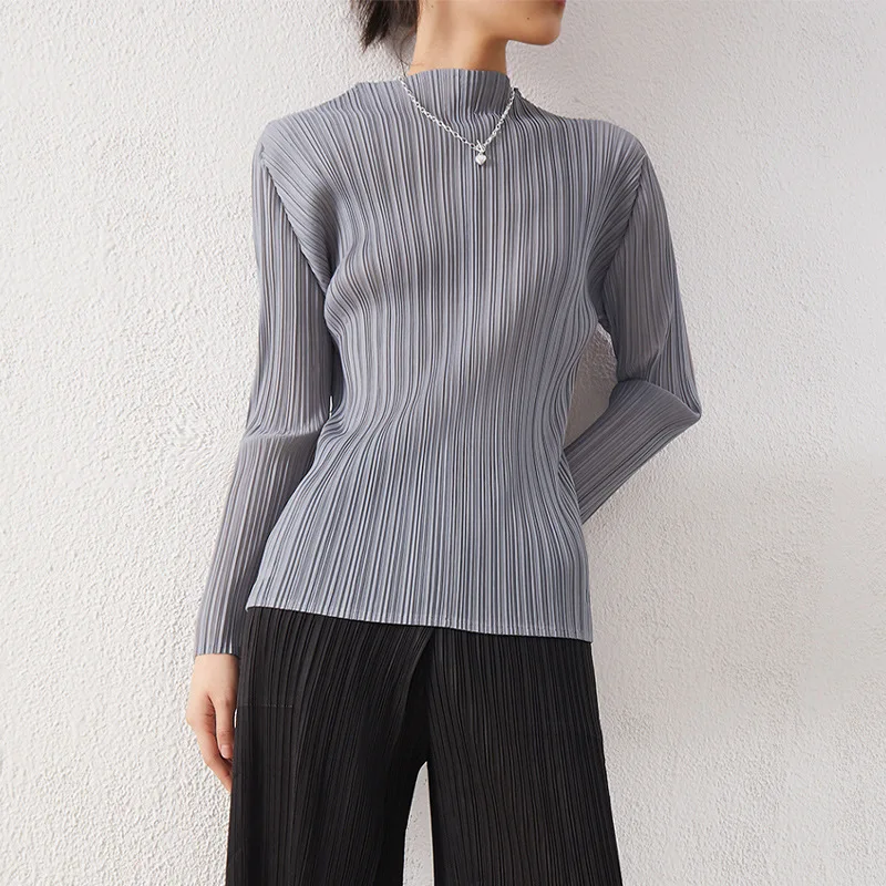 

Autumn 2022 Women's Black Top Backing Shirt Versatile Breathable Long Sleeve Half High Neck Pleated Commuter T-shirt Aesthetic