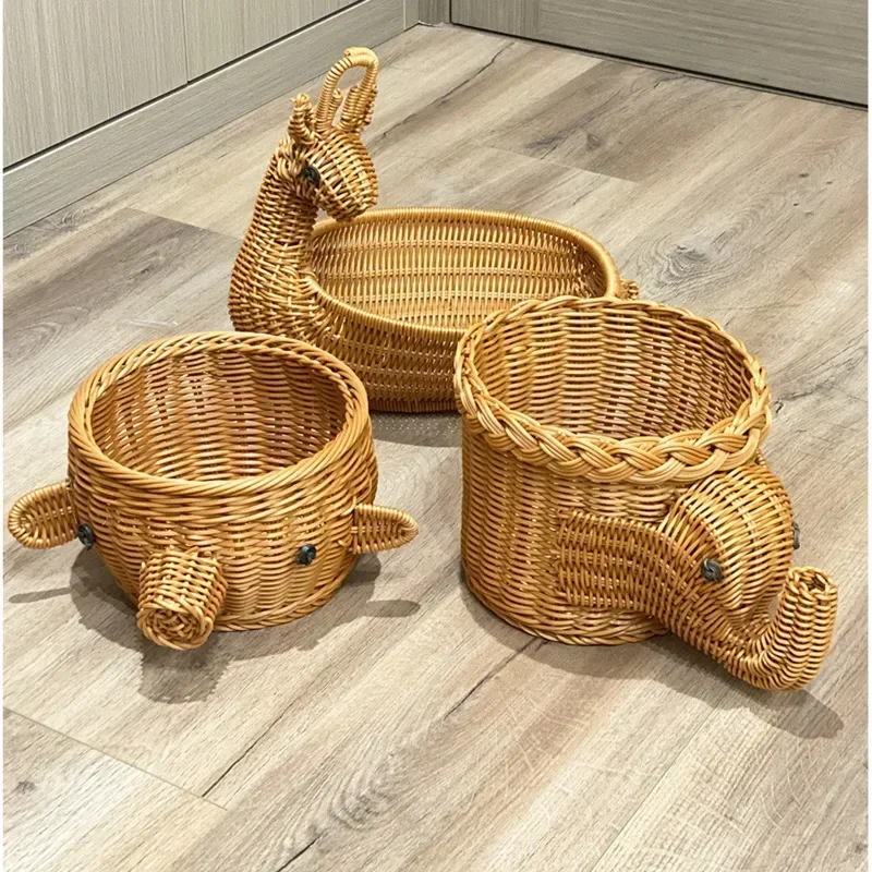 Creative Vine Weaving Storage Basket MultiFunctional Organizer Boxes Animal Shaped Fruit Basket Exquisite Practical Decor Tray