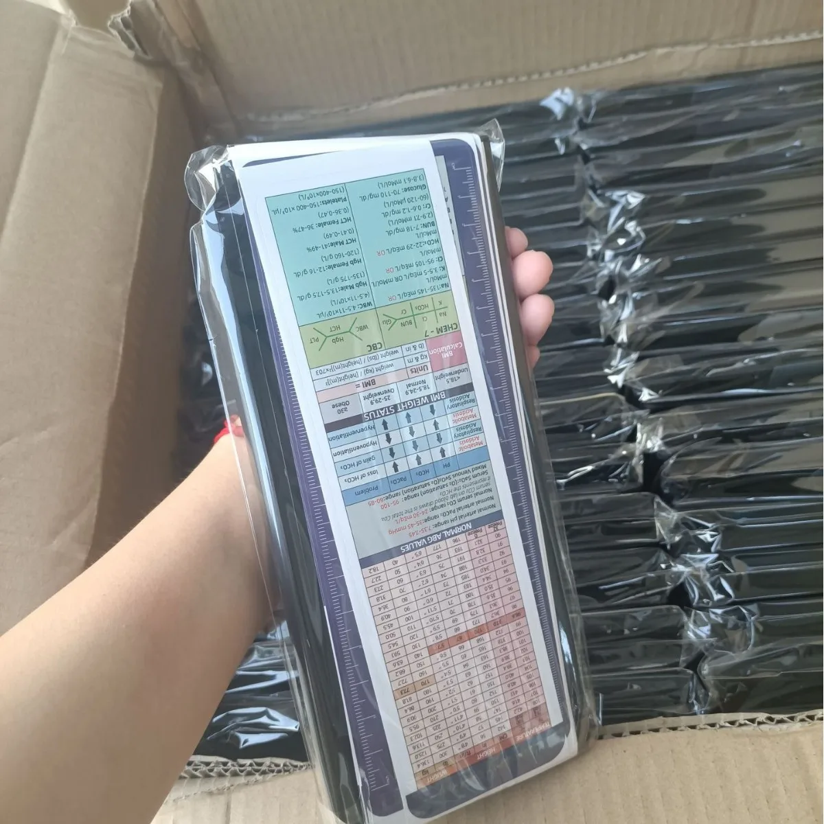 حافظة ممرضة قابلة للطي مكونة من 3 طبقات مع شريط مطاطي، حافظة ملفات قابلة للطي لجيب الحافظة للمكتب والمدرسة