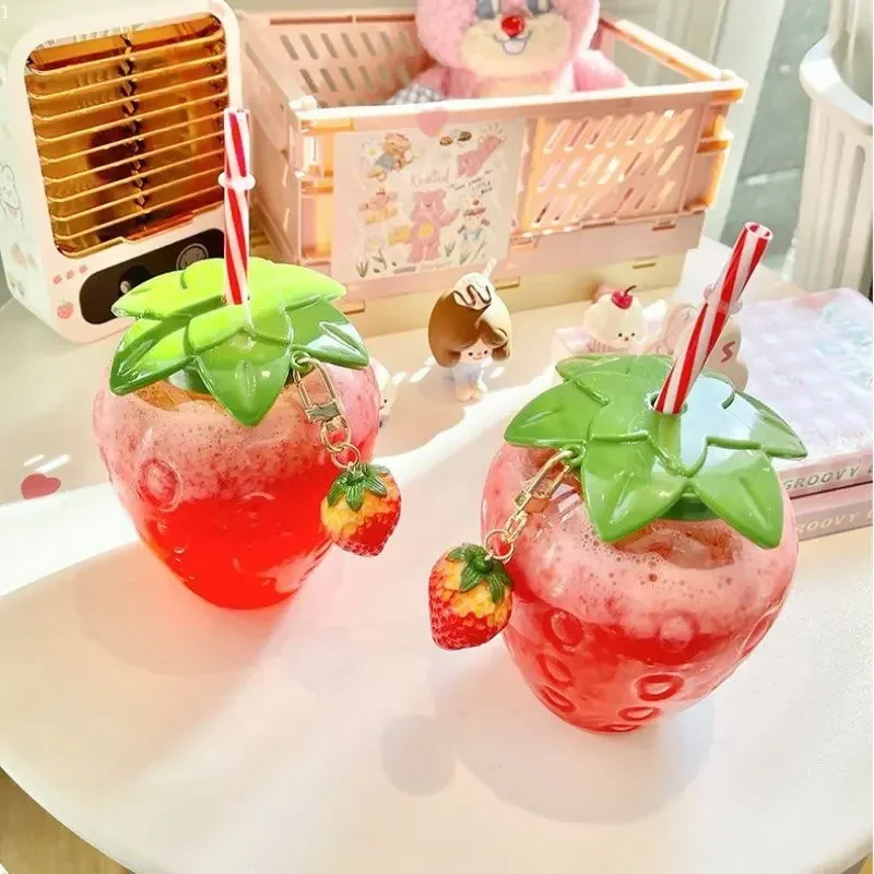 500ml Strawberry Straw Water Bottle Cute Summer Portable Plastic Cup Cartoon Kawaii Girl Student Kids Drinking Cup Juice Bottle