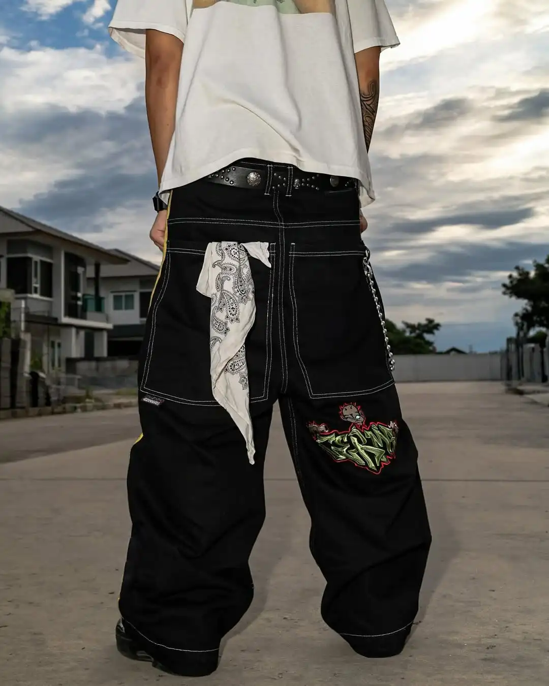

American style Cartoon Characters Embroidered Light Blue Wash Baggy Jeans Y2K Harajuku Gothic Skateboard jeans Street Clothes