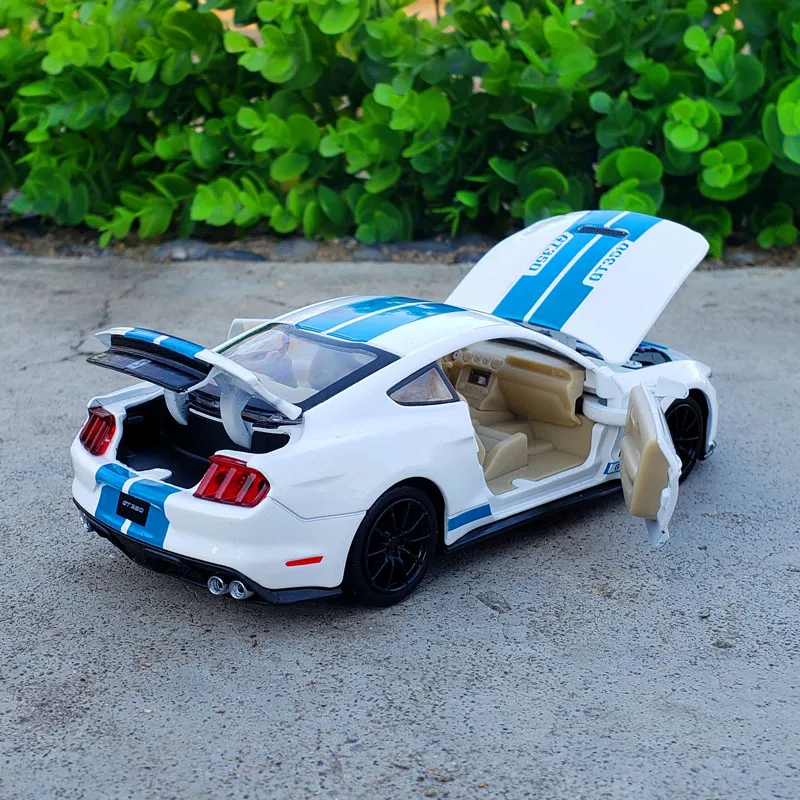 1/32 SHELBY GT350 Sports Car Model Alloy Pull Back Vehicle Genuine License Simulation Car Children Toys Gift