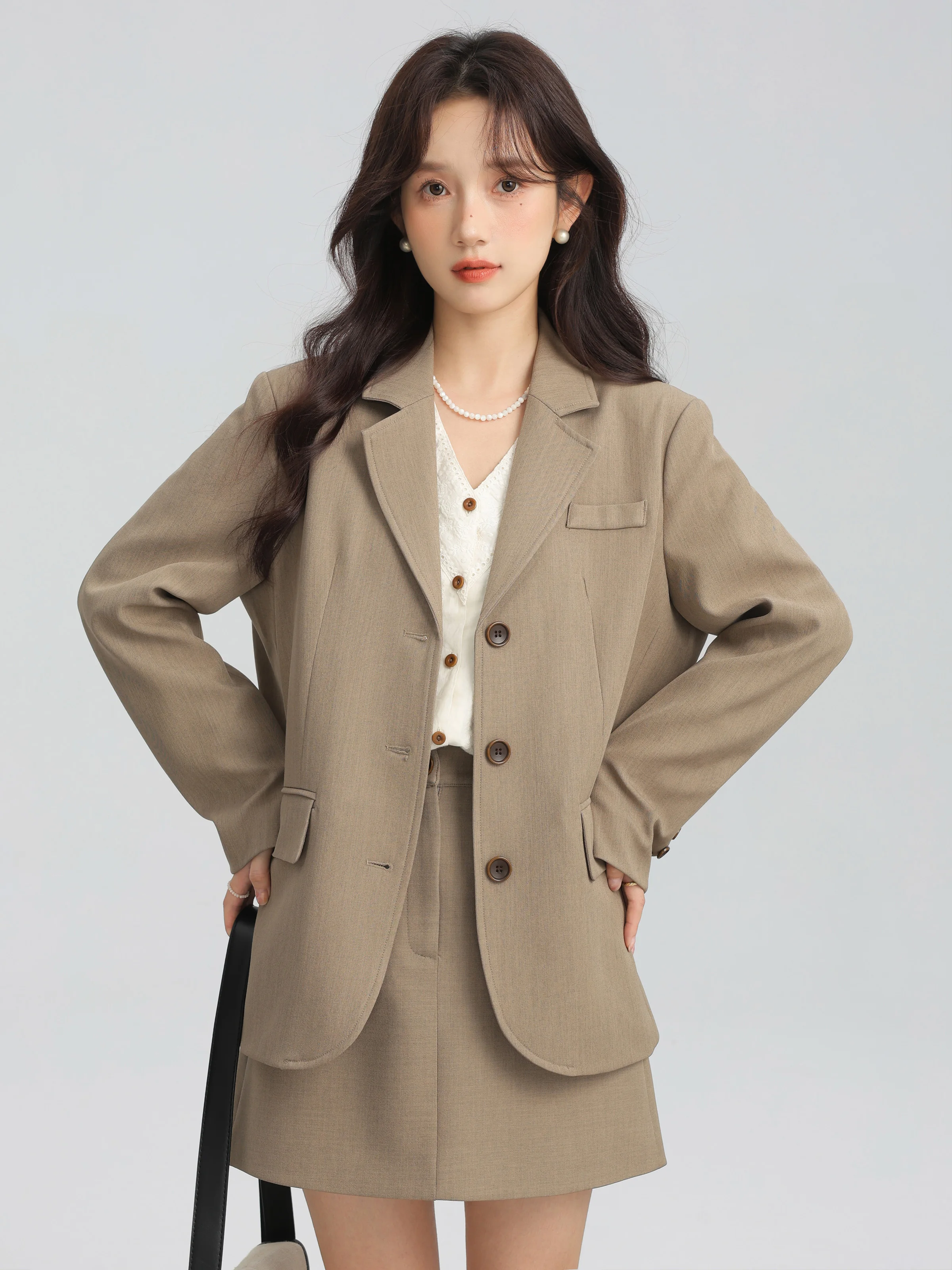 Vintage V Neck Lantern Sleeve Blouse Women Loose Fit Chinese Style Spring Shirt Casual Elegant Office Lady Tops for Daily Wear