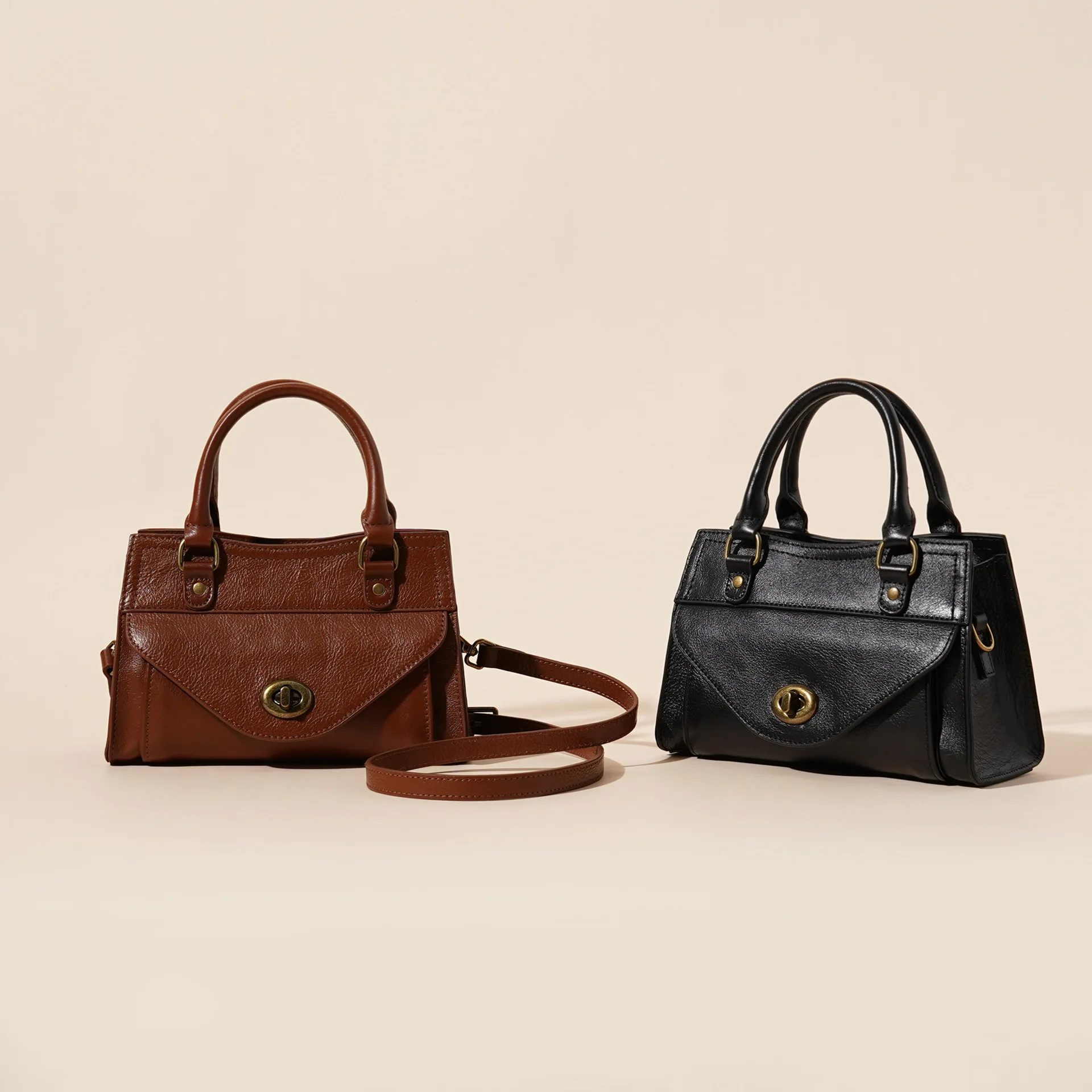 

Timeless Vintage 2025. Genuine leather bag, trendy yet functional for crossbody or handheld elegance.
