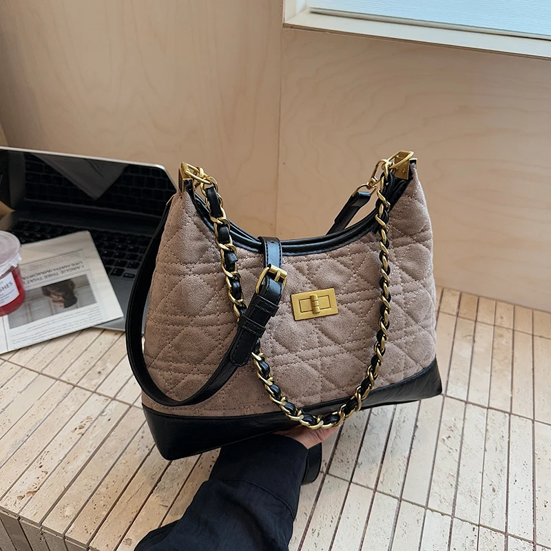 

Unique High-End Minimalist Vintage Fashionable Bag For Business Women With Letter Logo Design