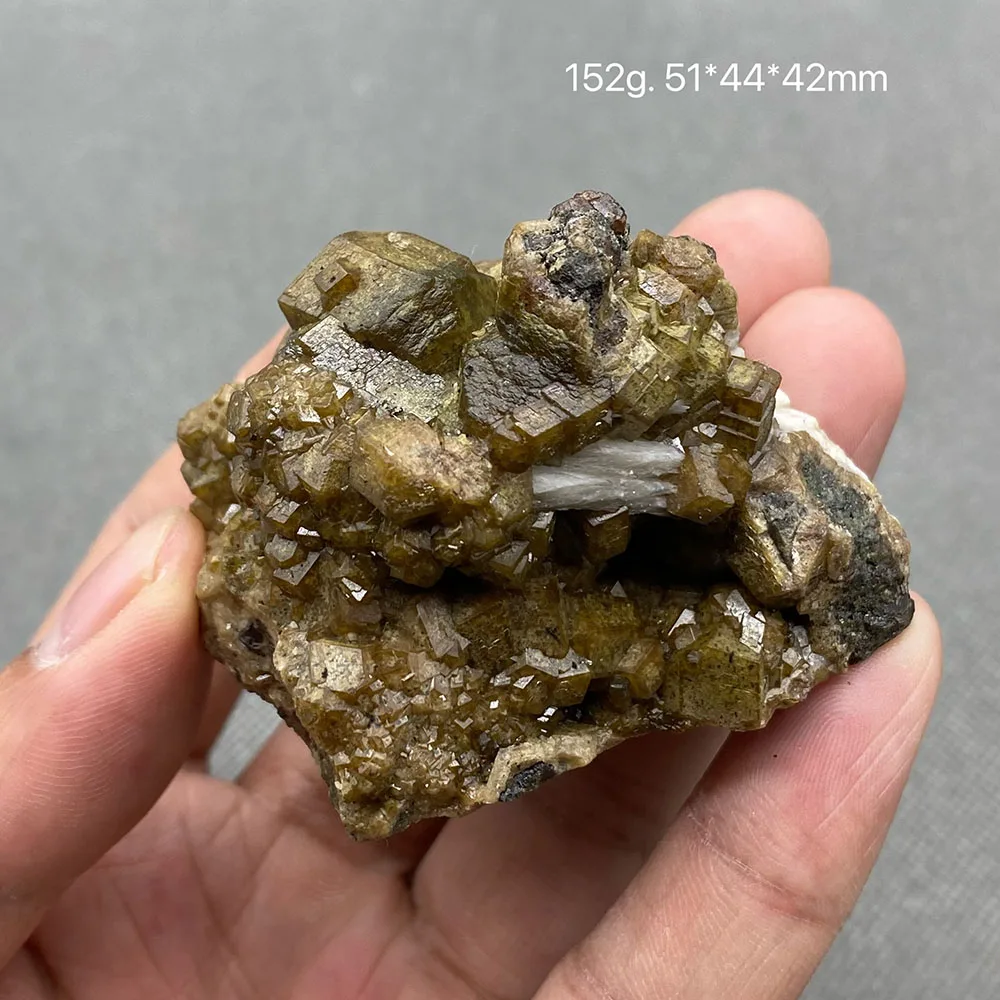 100% natural Inner Mongolia garnet raw stone and lamellar calcite ore crystal specimen