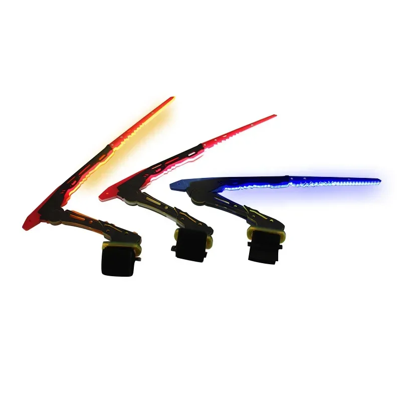 2025 nuevo juguete portátil figura ornamento Cyberpunk 2077 nivel inmortal luminoso plegable Mantis cuchillo arma modelo