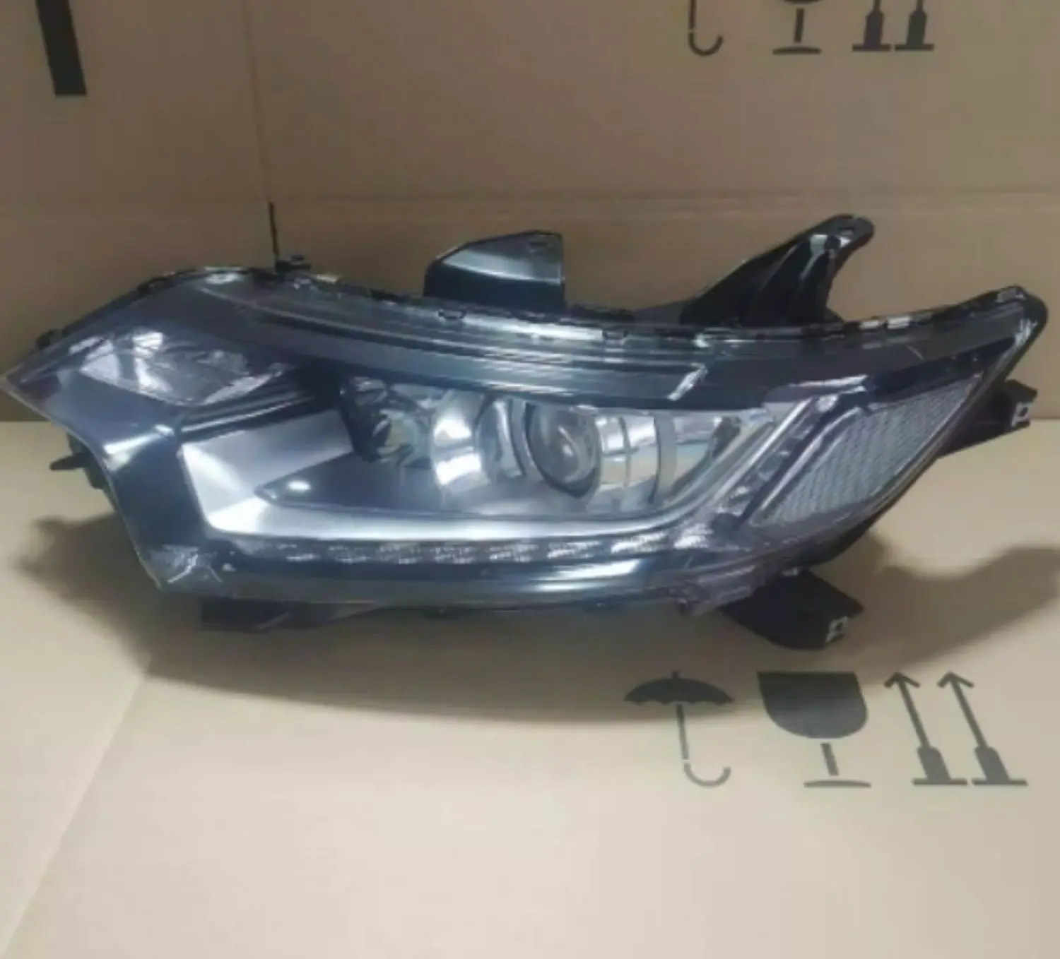 Car Front Headlamp Headlight for Mitsubishi Outlander 16-21 Daytime Running Light Turn signal