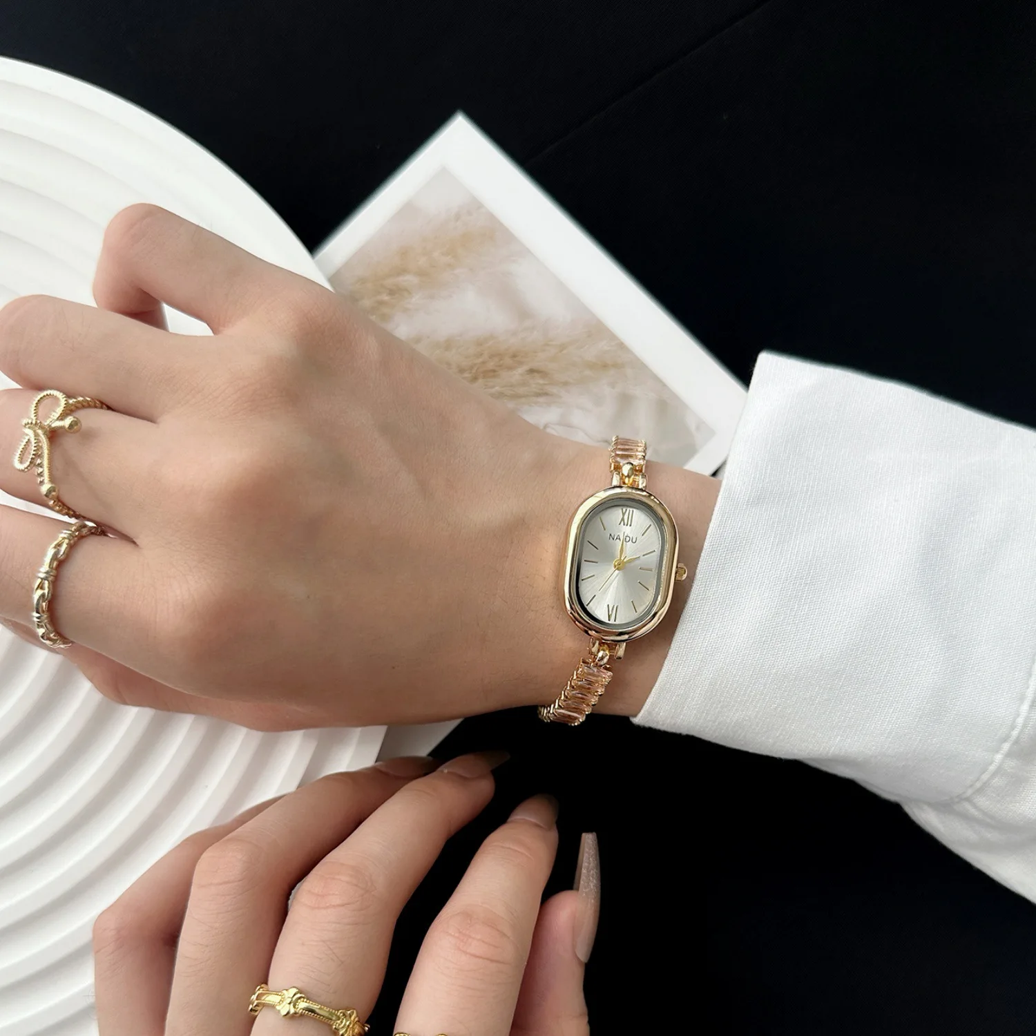 

Square oval colored diamond and rhinestone bracelet watch for women - high-end, simple and fashionable, elegant style watch