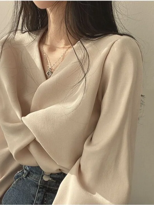 Fashionable Chic Pleated V-Neck Shirt Korean Style Women's Casual Wear Spring Autumn Winter Seasonal Pure E-commerce Product