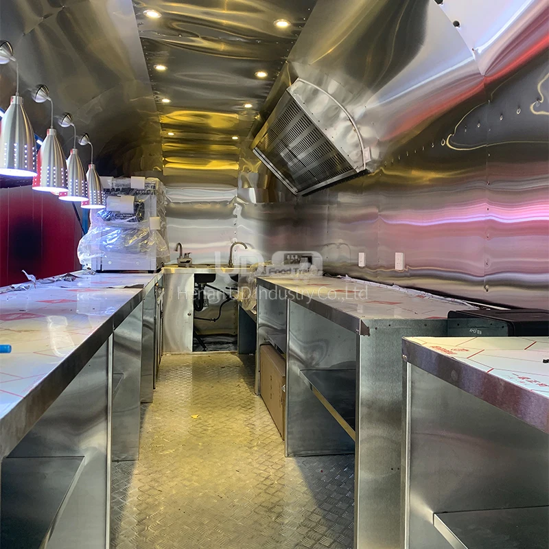 새로운 스타일 대형 오프로드 모터 홈 여행 홈 캐러밴 트레일러 캠핑카