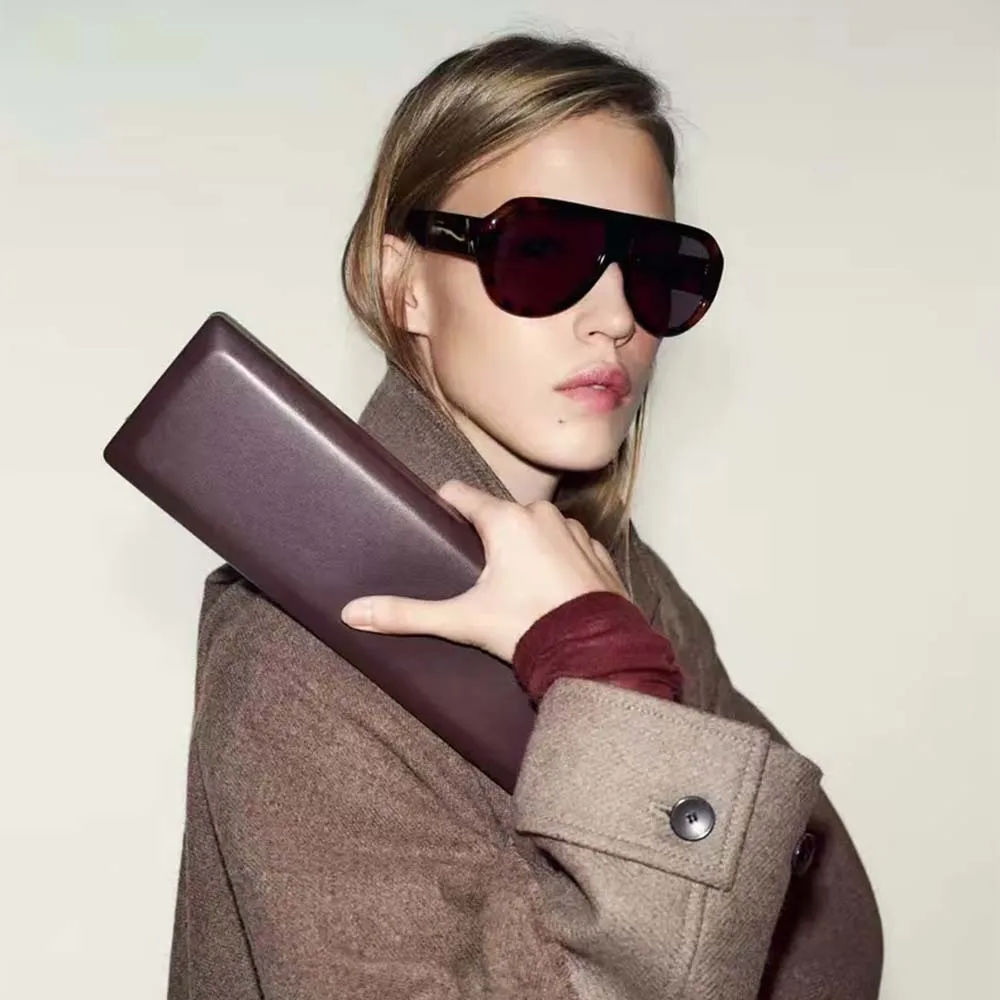 

New Fashionable PU Ladies' Handbag Long Clutch with Chain for Dinner Party, Small and Unique Design