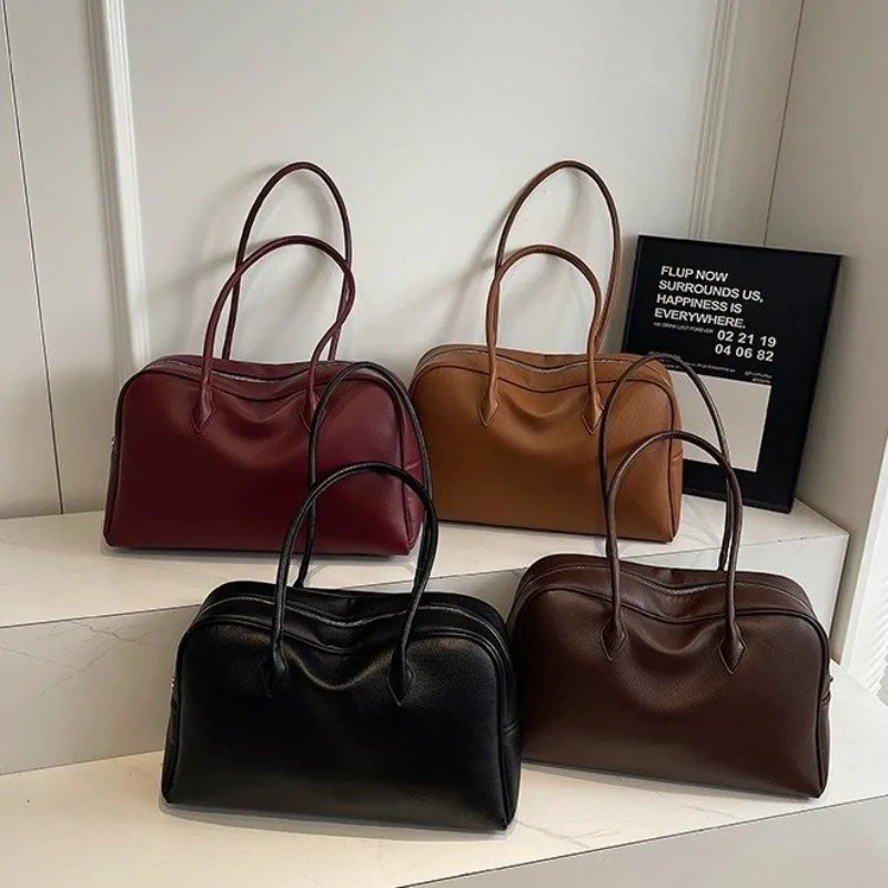 

Fashionable Diaper Bag Large Capacity Casual Simple Trendy Design Leather Shoulder Bag For Commuter Business Best Superstar Show