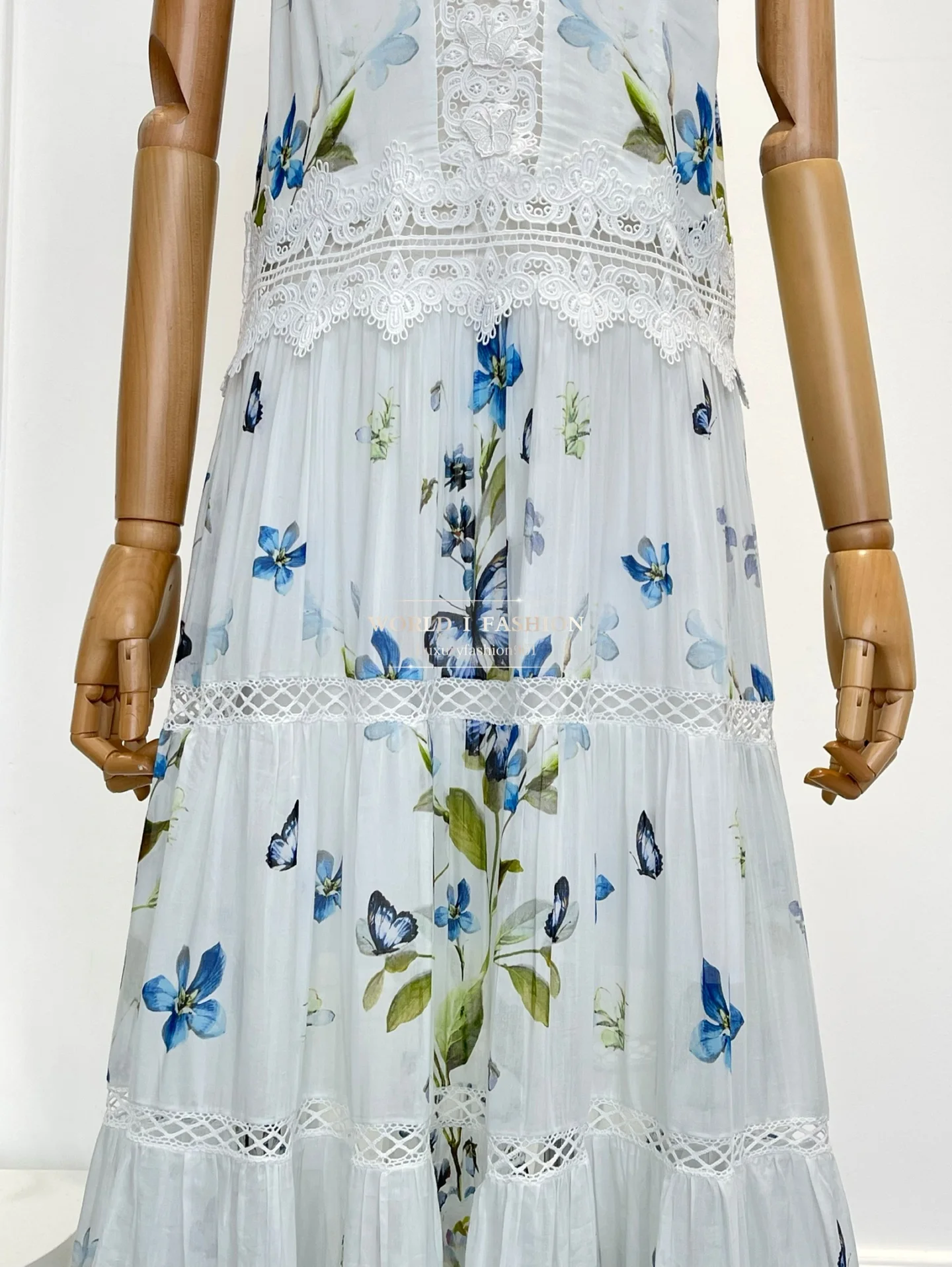 

High Quality 2025 New Silk Cotton Women's White Blue Floral Print Sleeveless Lace Backless Midi Dress