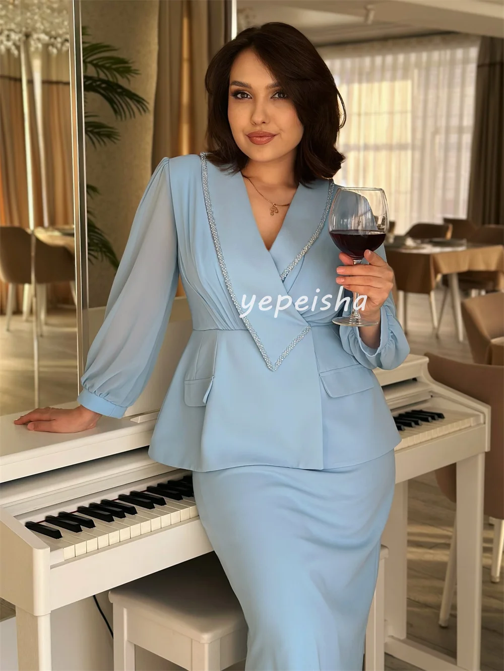 Abiti midi con scollo a V dritti con pieghe in jersey elegante squisito personalizzato Abiti per occasioni su misura Squisito ed elegante di alta qualità
