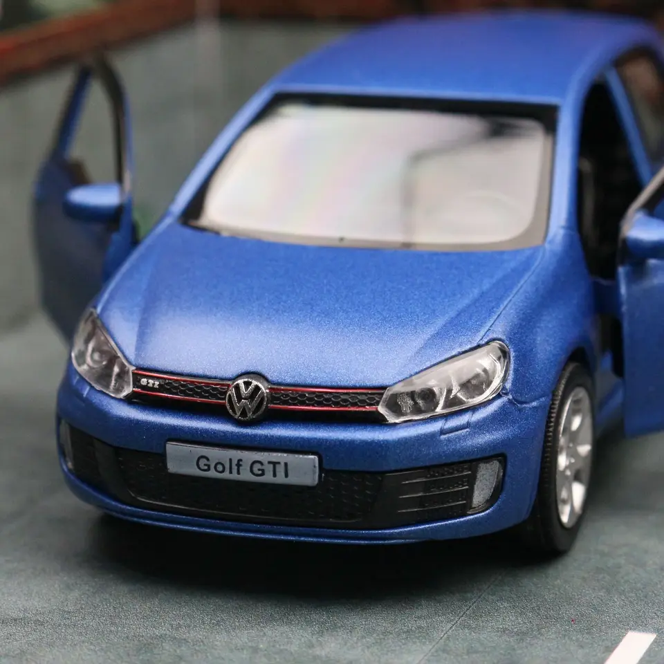 1/36 Volkswagen Golf GTI RMZ City Toy Car Diecast Miniature Model