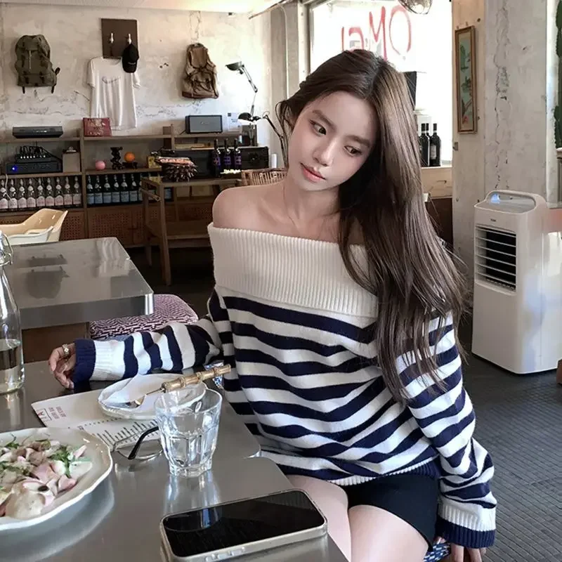 Winter Fashion New Women's Elegant Knitted Loose Shoulder Sweater Korean High End Design Elegant Color Blocked Coat Sweater