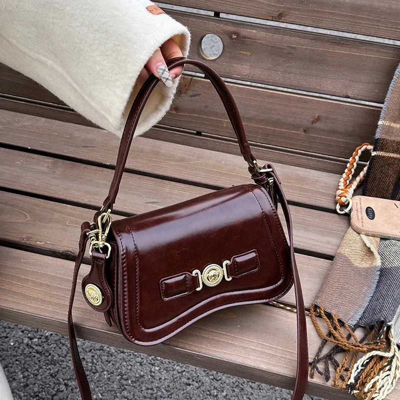 

Elegant Bamboo Handle Tote Bag Women's Summer Beach Handbag Ladies Straw Woven Crossbody Purse With Tassel Decor