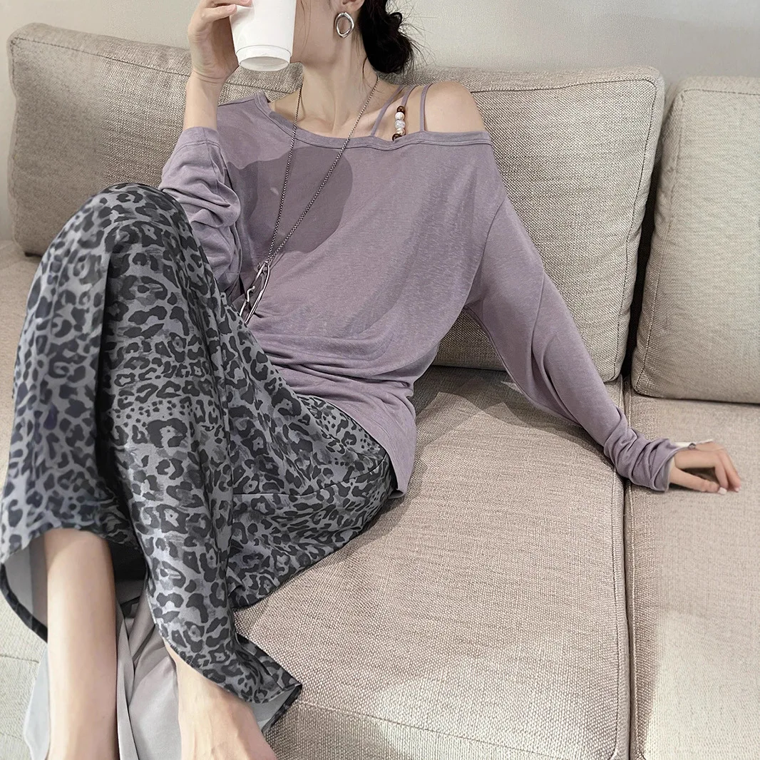 

Autumn New French Beaded Texture Slanted Shoulder Fashionable Long-sleeved Off-the-shoulder T-shirt for Women