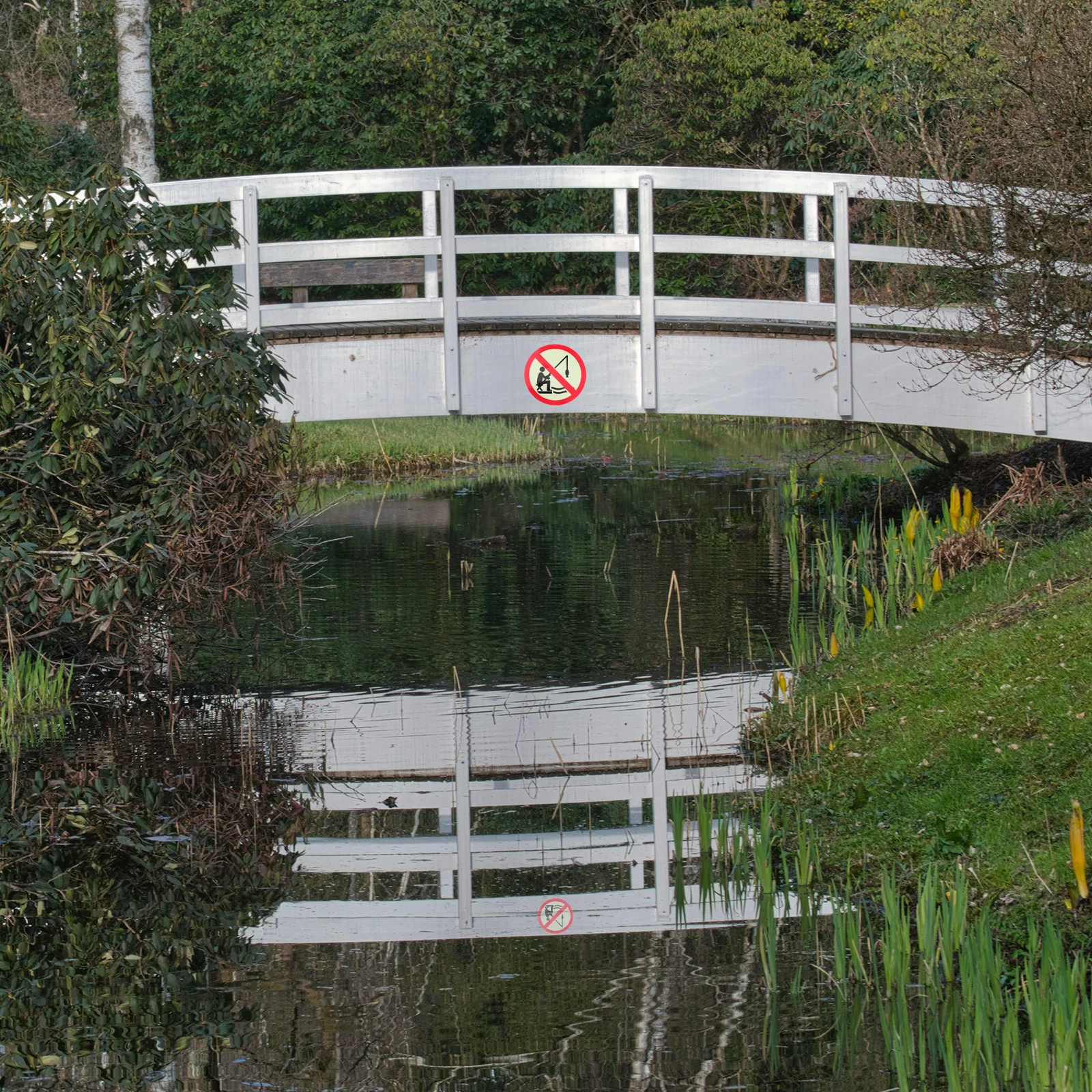 

4pcs No Fishing Sign Sticker Prohibited Fishing Warning Luminous Waterproof Decal For Park Lake Pond River Outdoor Traffic