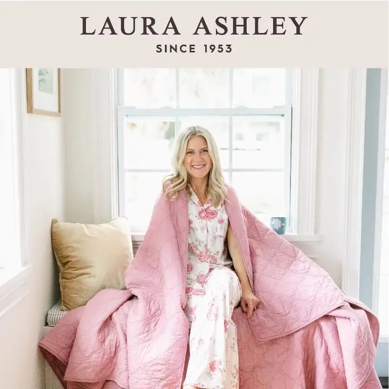 نعل داخلي من Laura Ashley للسيدات من القطيفة على شكل حرف A من إسفنج الذاكرة، مقدمة مغلقة، تصميم بدون ظهر خفيف الوزن ومتين