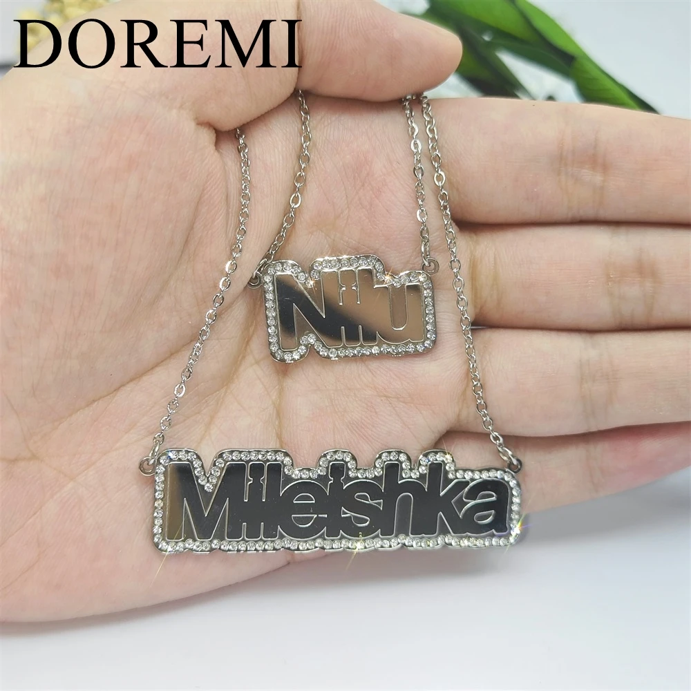 DOREMI-Collier Rond en Acier Inoxydable avec Nom Personnalisé pour Femme, Bijoux à la Mode avec Lettres Unies, Cadeau