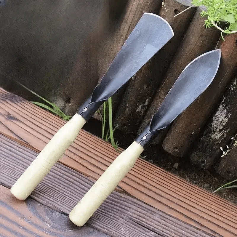 2 قطعة معاول البستنة المعدنية بمقبض خشبي أدوات تخفيف التربة المتينة متعددة الاستخدام للحفر والزراعة وإزالة الأعشاب الضارة