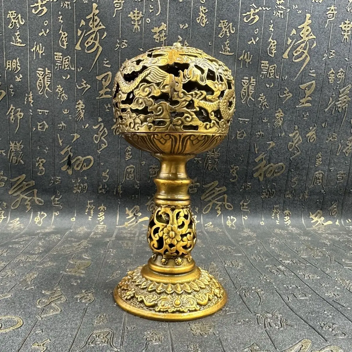 Pure copper nine-turn incense burner Qiankun play bead ornament, two dragon play beads, double dragon furnace ornament