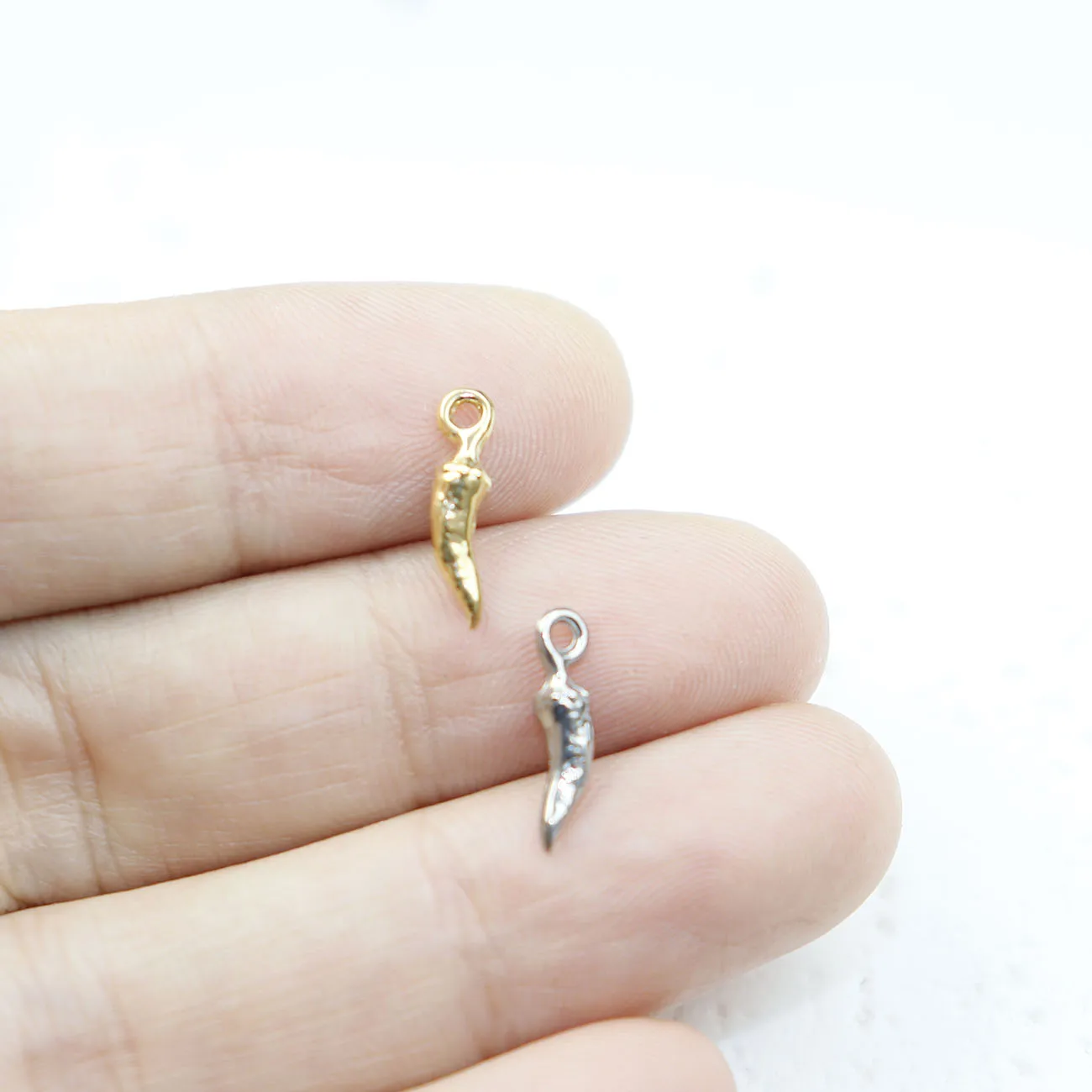 

5pcs Stainless Steel Mini Pepper Fashion Jewelry Accessory Charms Pendant DIY Handcraft Vacuum Plate Waterproof Antiallergic