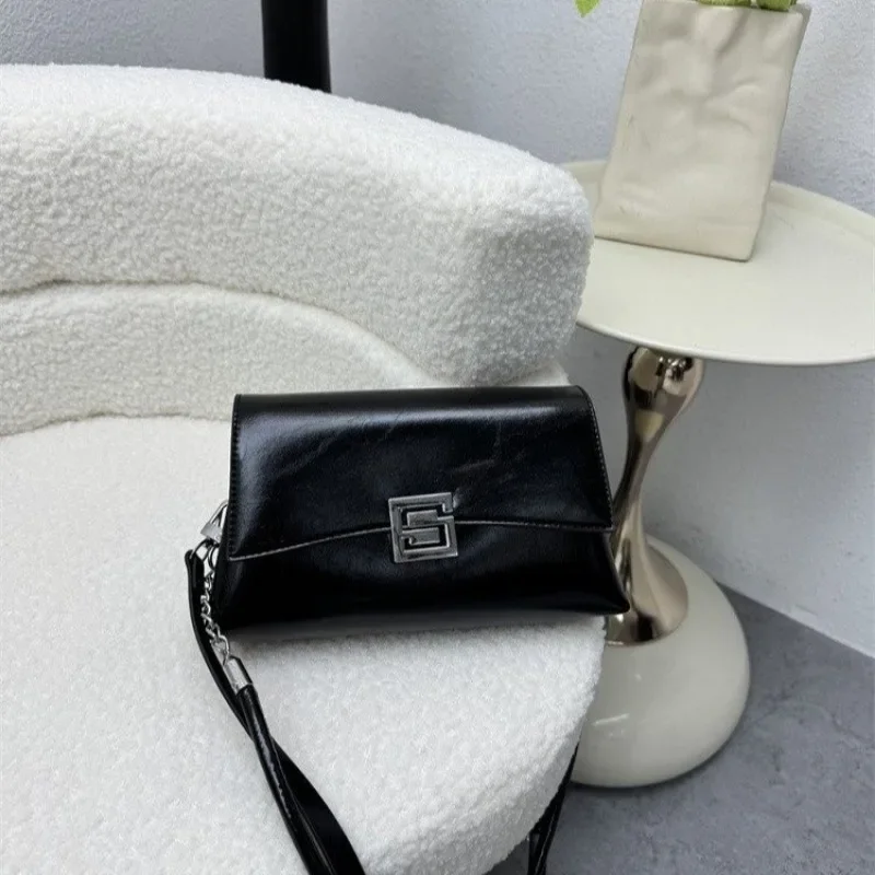 

Elegant Large Capacity Crossbody Bag - Luxury Textured Leather Tote With Retro Design, Chic Women Commuter Handbag Purse