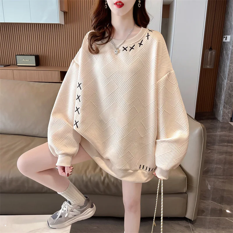 2024 Autumn Women Geometric Embossed Casual O-neck Sweatshirt Solid Embroidery Hoodies Loose Casual Pullovers