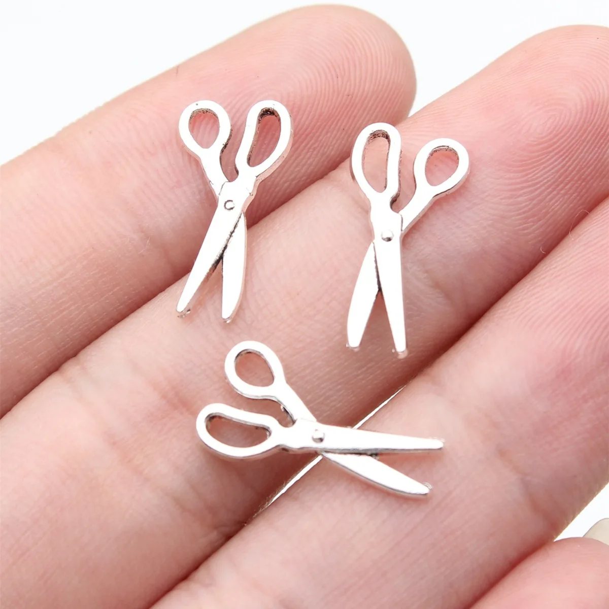 40pcs 18x9mm(0.71x0.35inch) Antique Silver Color Scissors Charms Jewelry Materials Supplies