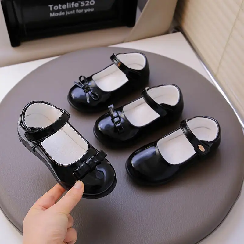 

Кожаная школьная обувь для девочек, весенне-осенняя детская обувь принцессы на плоской подошве, блестящая обувь для выступлений для детей, вечерние выступления в кампусе