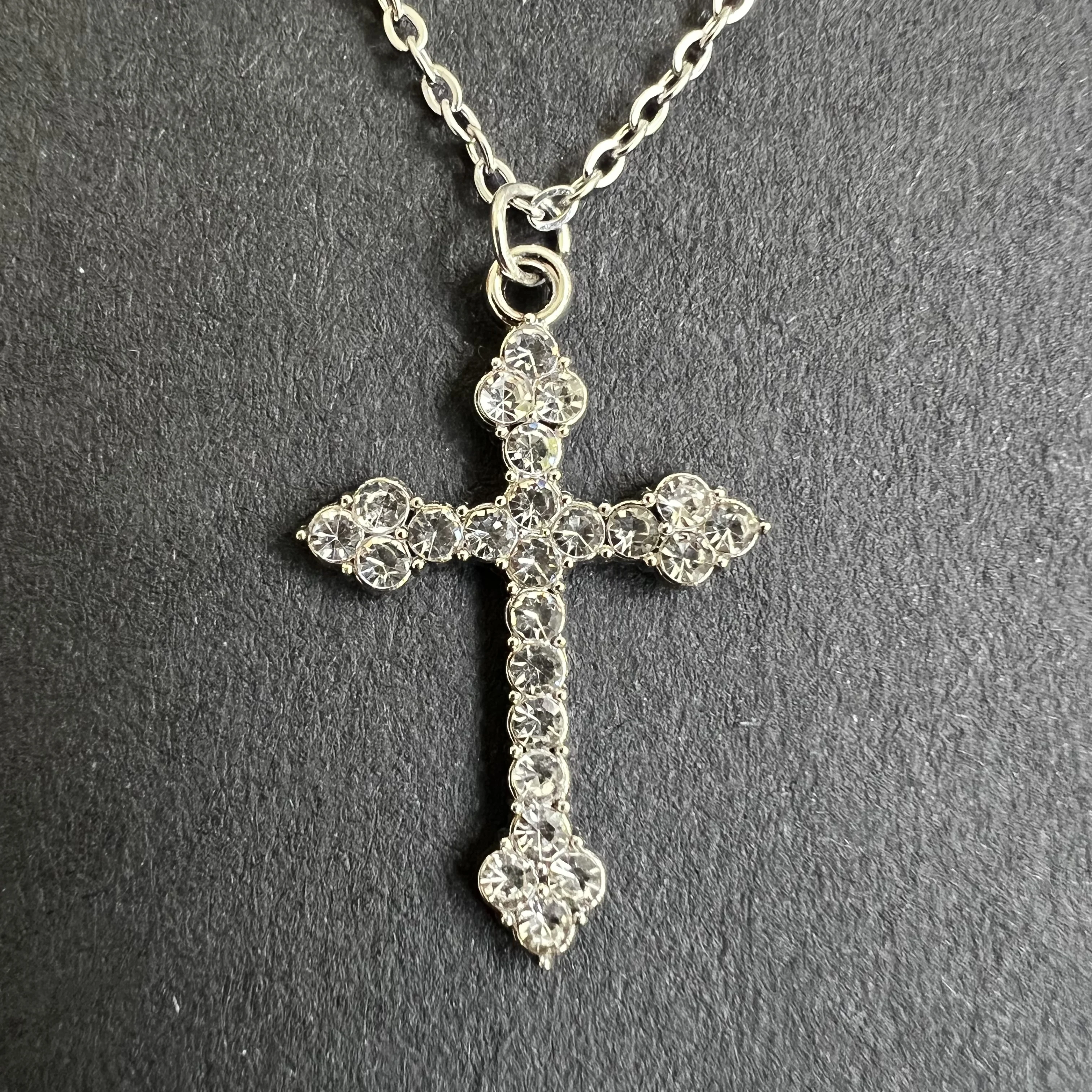 

Crystal Zircon Latin Cross Budded Necklace For Women Choker Charm Virgin Mary Pendant Box Chain Female Jewelry Femme